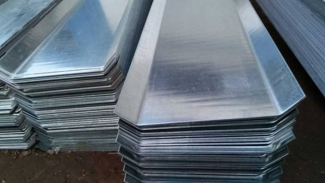关于止水钢板超前后浇施工工艺